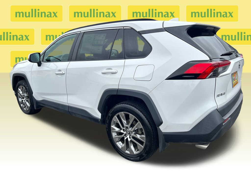 Used 2019 Toyota RAV4 XLE Premium w/ Cold Weather Package AWD/4WD image 12