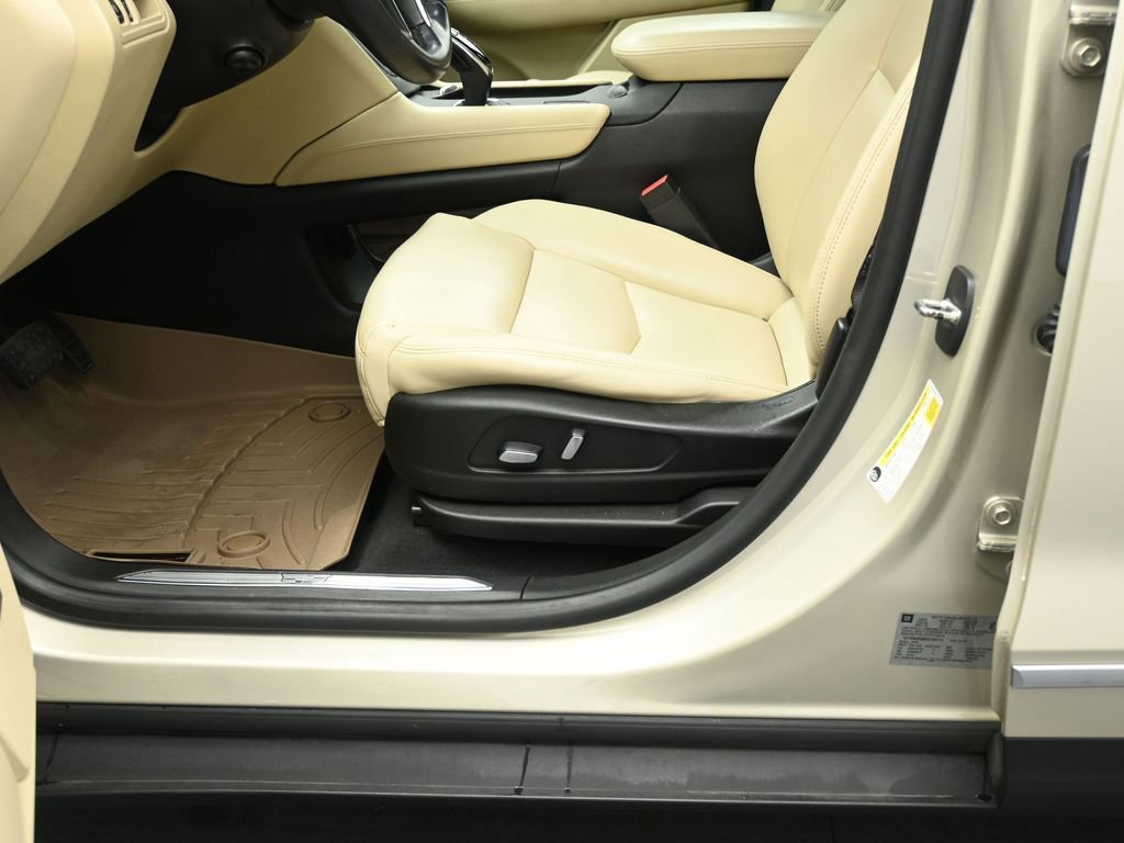 Used 2017 Cadillac XT5 FWD image 10