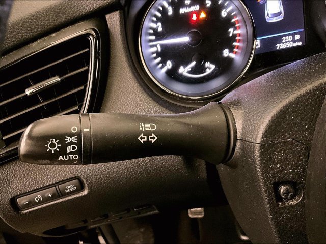 Used 2019 Nissan Rogue SV AWD/4WD image 30