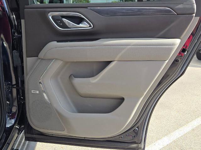 Used 2022 GMC Yukon SLT w/ SLT Premium Package image 15