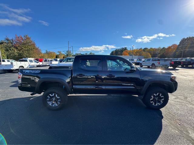 Used 2020 Toyota Tacoma TRD Off-Road AWD/4WD image 7
