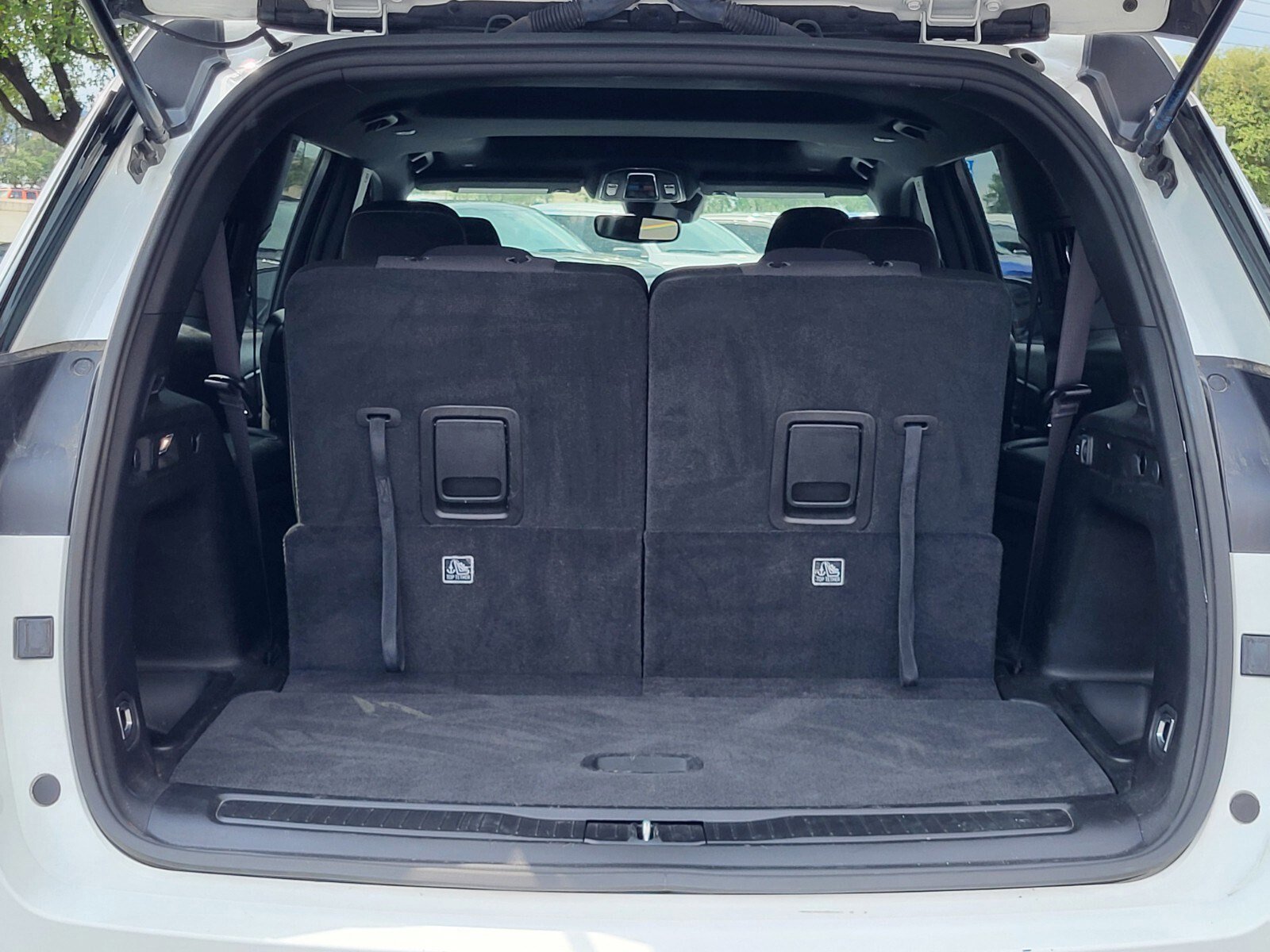 Used 2025 Jeep Grand Cherokee L Laredo image 32