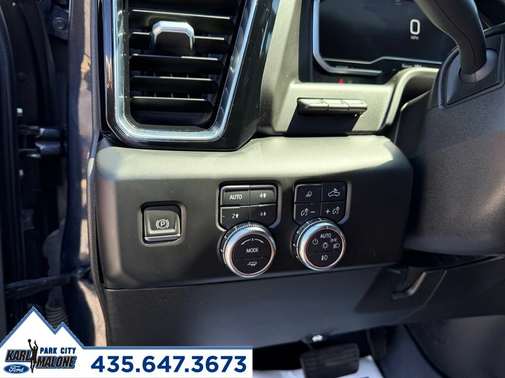 Used 2024 GMC Sierra 3500 Denali Ultimate AWD/4WD image 17