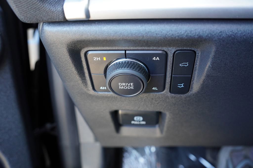 Certified 2025 Ford Expedition Active image 28