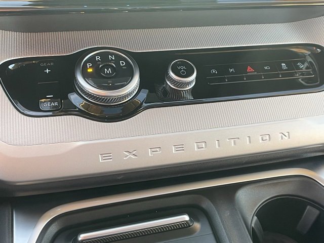 Certified 2025 Ford Expedition Active image 30