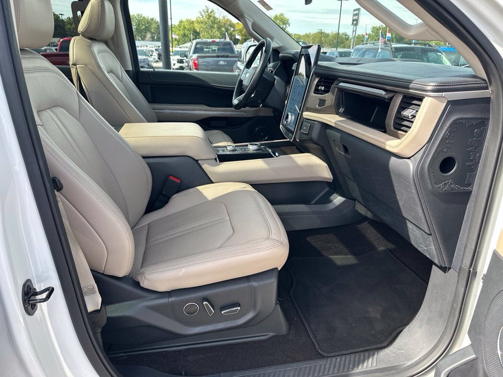 Certified 2023 Ford Expedition Limited AWD/4WD image 13
