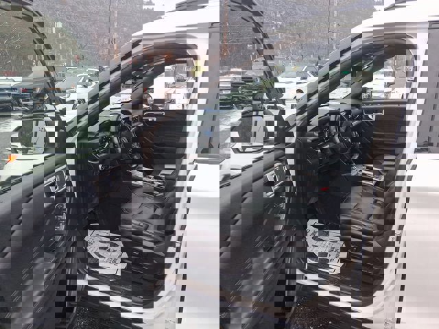 Certified 2020 Ford Explorer XLT w/ Equipment Group 202A image 15