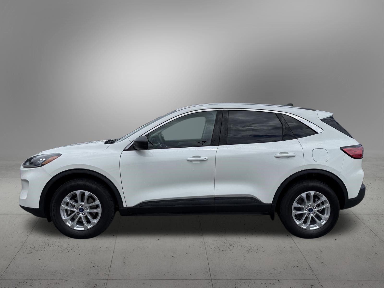 Certified 2022 Ford Escape SE w/ Convenience Package AWD/4WD image 2