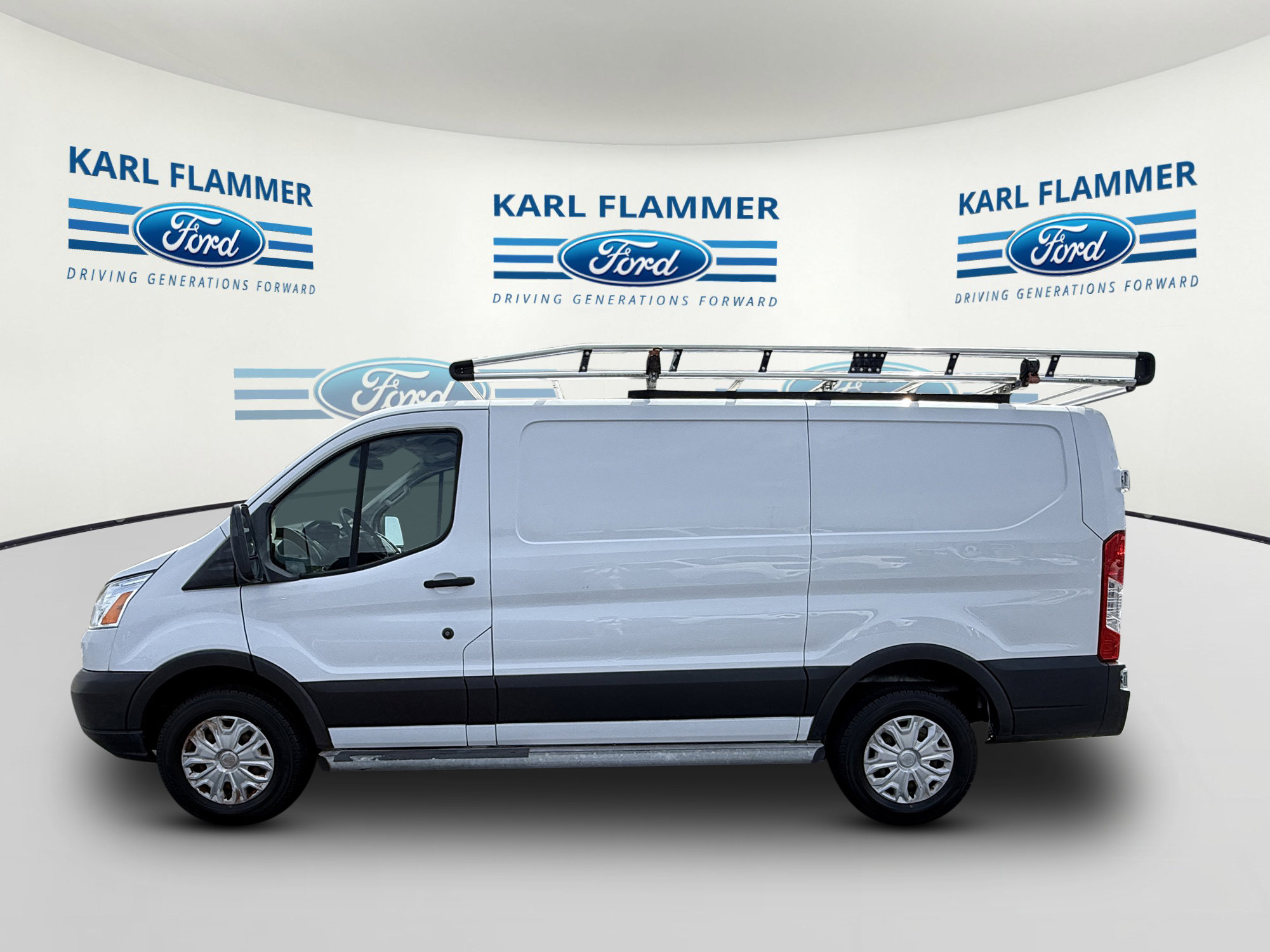 Certified 2019 Ford Transit 250 130 Low Roof w/ Exterior Upgrade Package RWD image 5