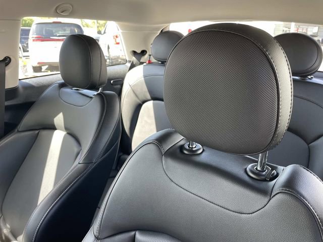 Used 2019 MINI Cooper S w/ Signature Upholstery Package FWD image 20