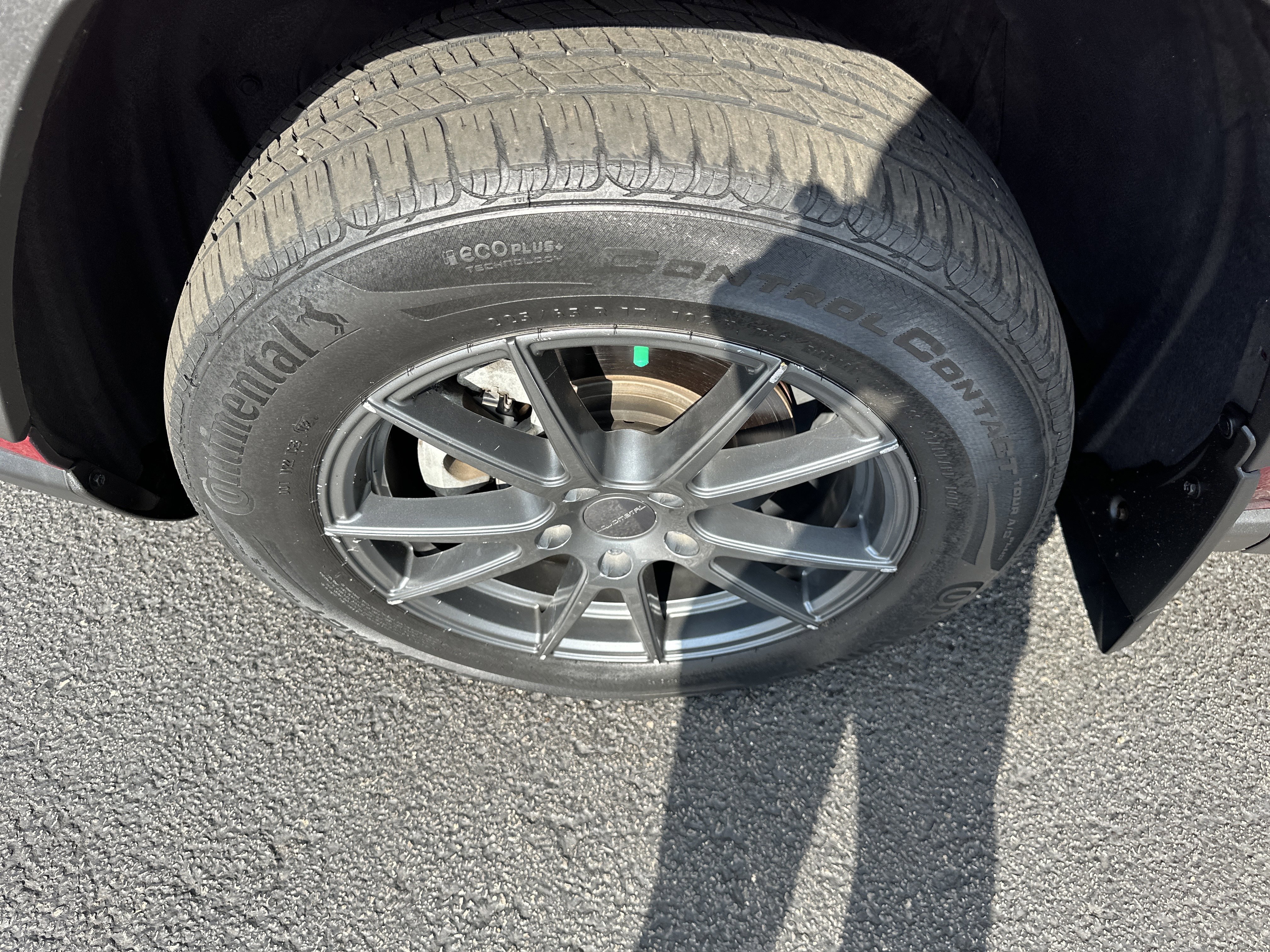 Used 2021 Toyota RAV4 LE image 10