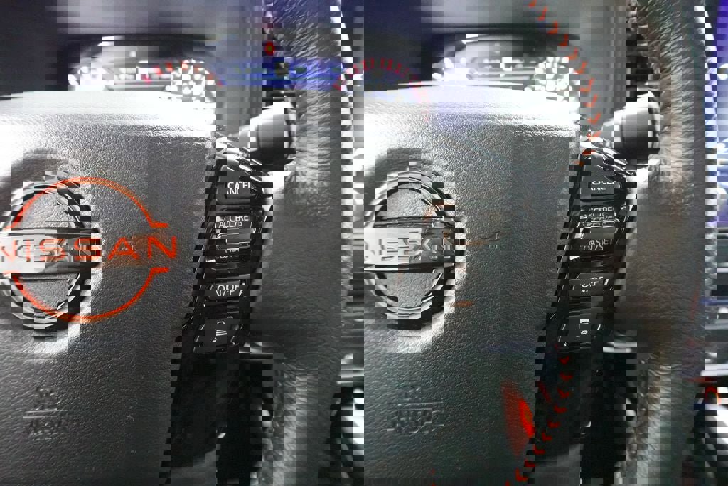 Used 2023 Nissan Frontier PRO-4X w/ Pro-4X Premium Package image 14