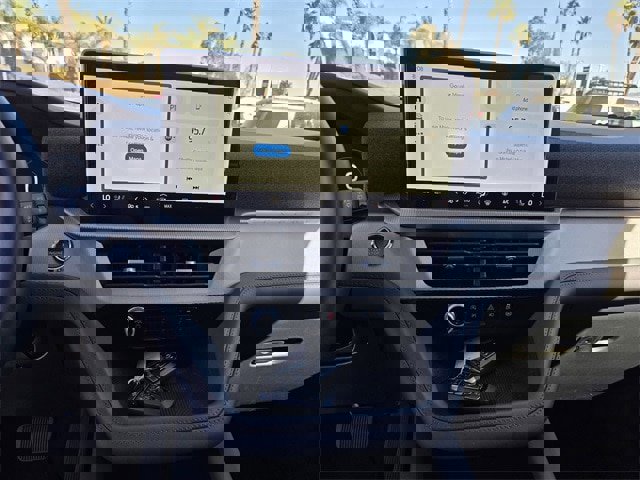 Certified 2025 Ford Explorer Active w/ Active Comfort Package image 22