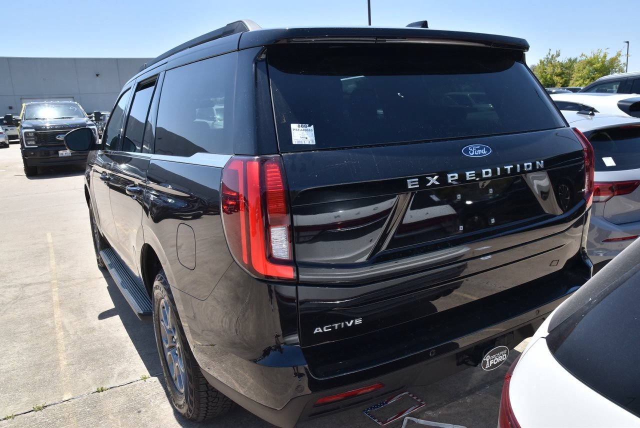 Certified 2025 Ford Expedition Active AWD/4WD image 6