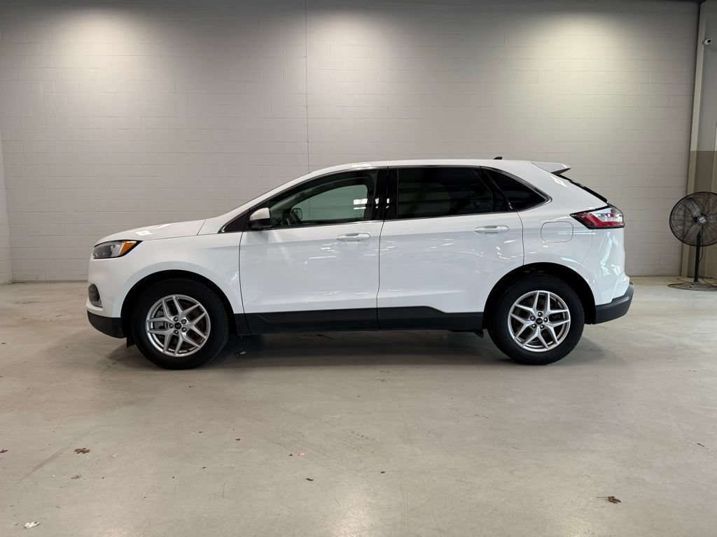 Certified 2024 Ford Edge SEL w/ Convenience Package AWD/4WD image 4