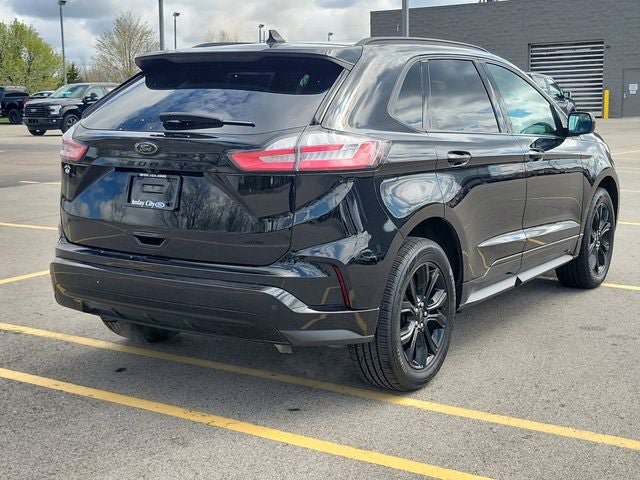 Certified 2023 Ford Edge SE w/ Black Appearance Package AWD/4WD image 4