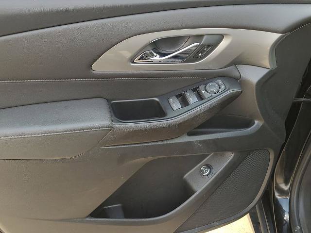 Used 2023 Chevrolet Traverse LT FWD image 21