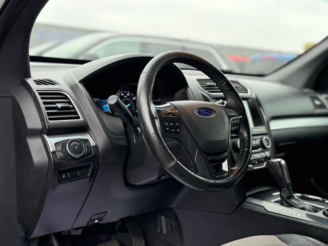 Certified 2017 Ford Explorer XLT w/ Equipment Group 202A image 24