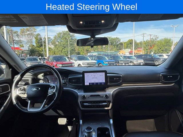 Certified 2021 Ford Explorer XLT w/ Equipment Group 202A AWD/4WD image 3