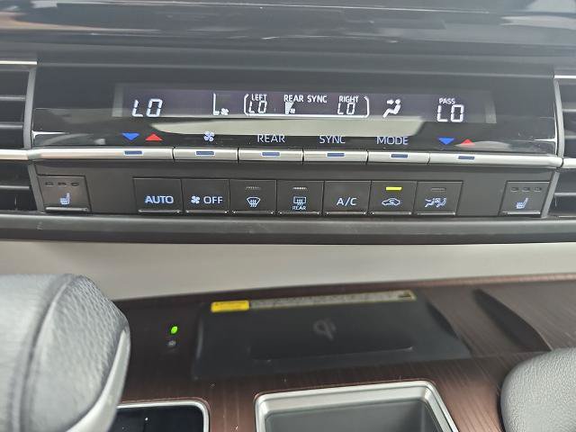 Used 2021 Toyota Sienna XLE w/ XLE Plus Package FWD image 23