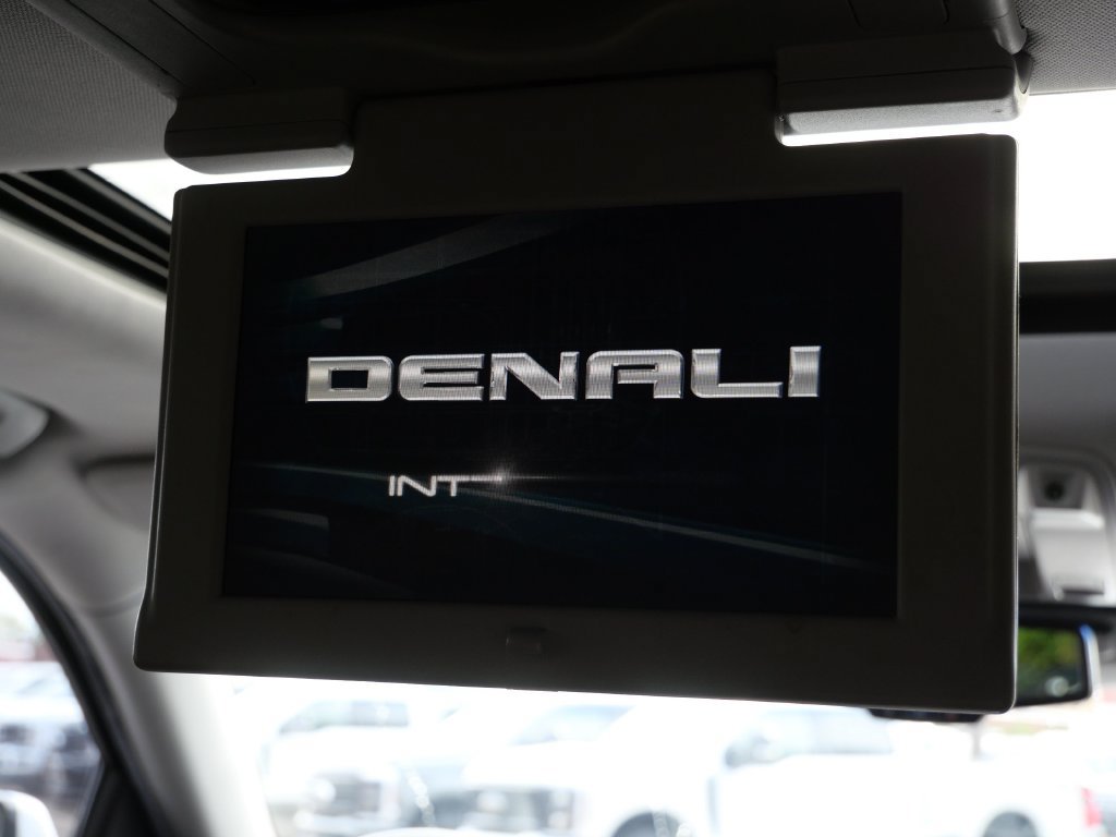 Used 2017 GMC Yukon XL Denali w/ Open Road Package AWD/4WD image 18