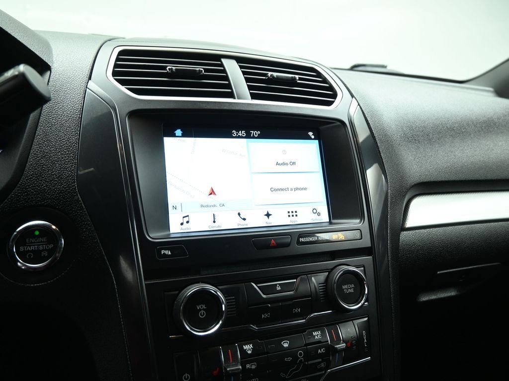 Certified 2017 Ford Explorer XLT w/ Equipment Group 202A image 15