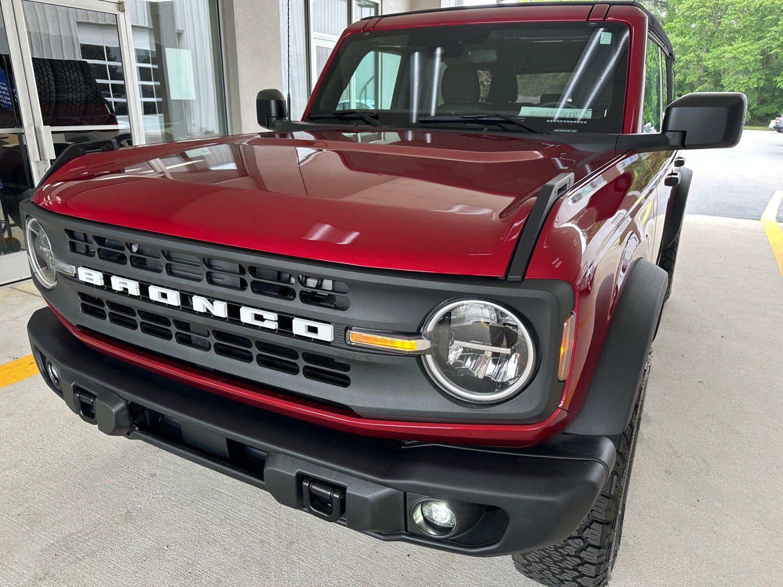 Certified 2025 Ford Bronco Big Bend w/ Black Diamond Package AWD/4WD image 2