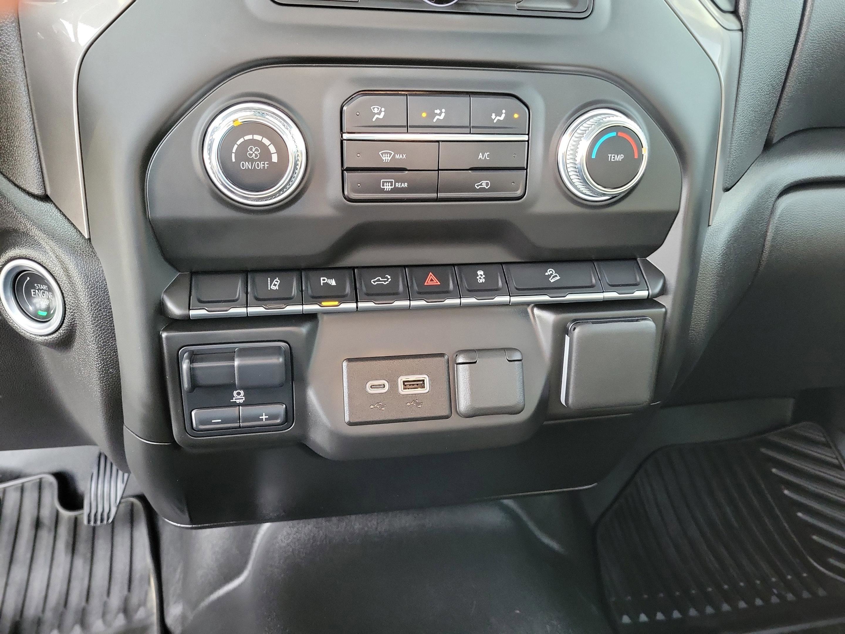 Used 2025 GMC Sierra 3500 Pro w/ 1SA Pro Safety Plus Package AWD/4WD image 24