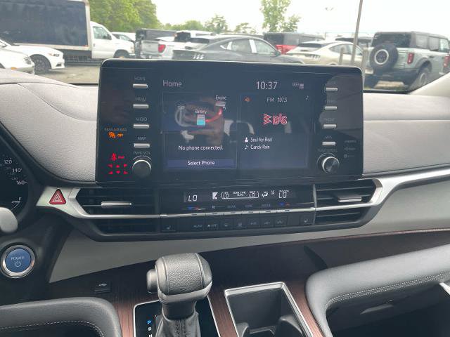 Used 2023 Toyota Sienna XLE image 14