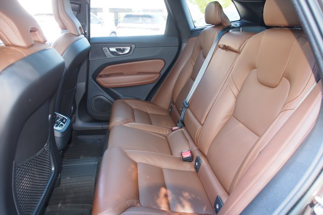 Used 2023 Volvo XC60 B5 Ultimate w/ Protection Package Premier FWD image 23
