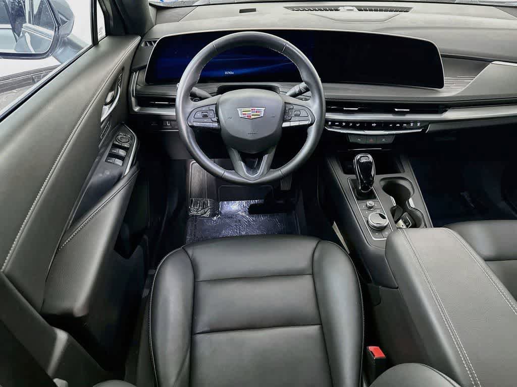 Used 2025 Cadillac XT4 Premium Luxury FWD image 10