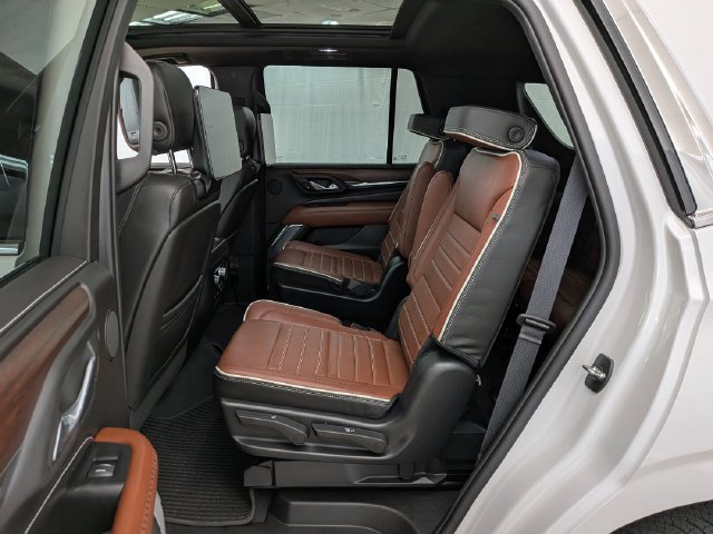 Used 2023 GMC Yukon Denali Ultimate AWD/4WD image 21