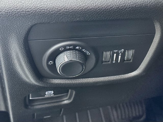 Used 2023 Jeep Grand Cherokee L Laredo AWD/4WD image 16
