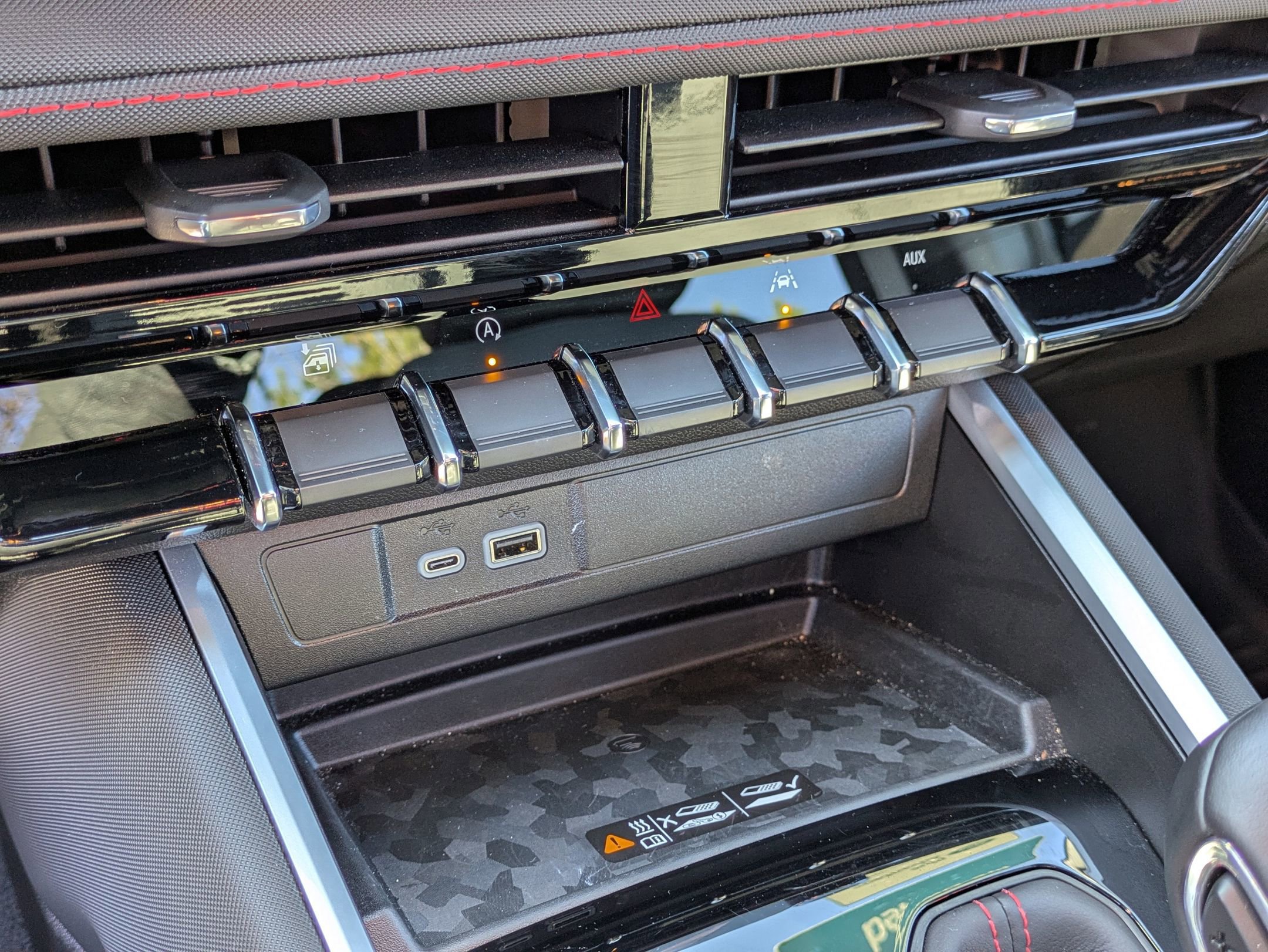 Used 2025 Chevrolet Colorado Z71 w/ Technology Package image 24