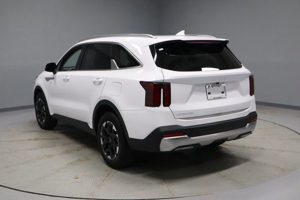 Used 2025 Kia Sorento S w/ Panoramic Sunroof Package image 3