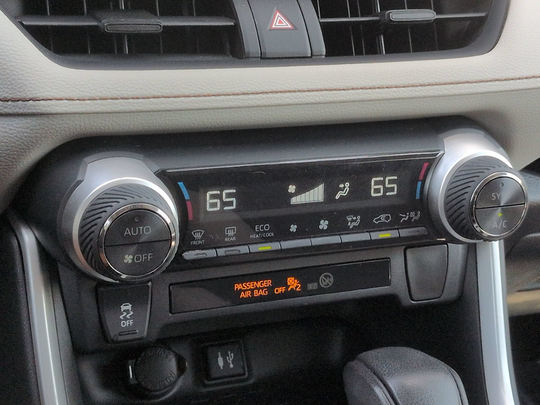Used 2019 Toyota RAV4 XLE FWD image 26