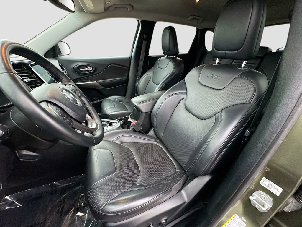 Used 2019 Jeep Cherokee Limited image 17