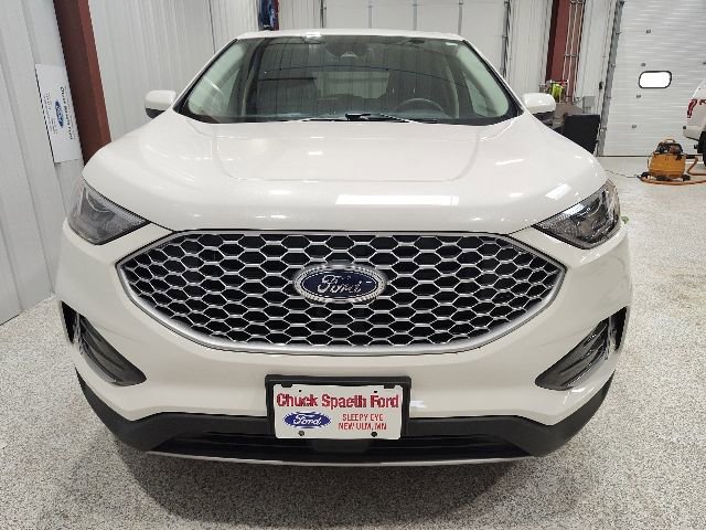 Certified 2024 Ford Edge SEL w/ Convenience Package AWD/4WD image 2