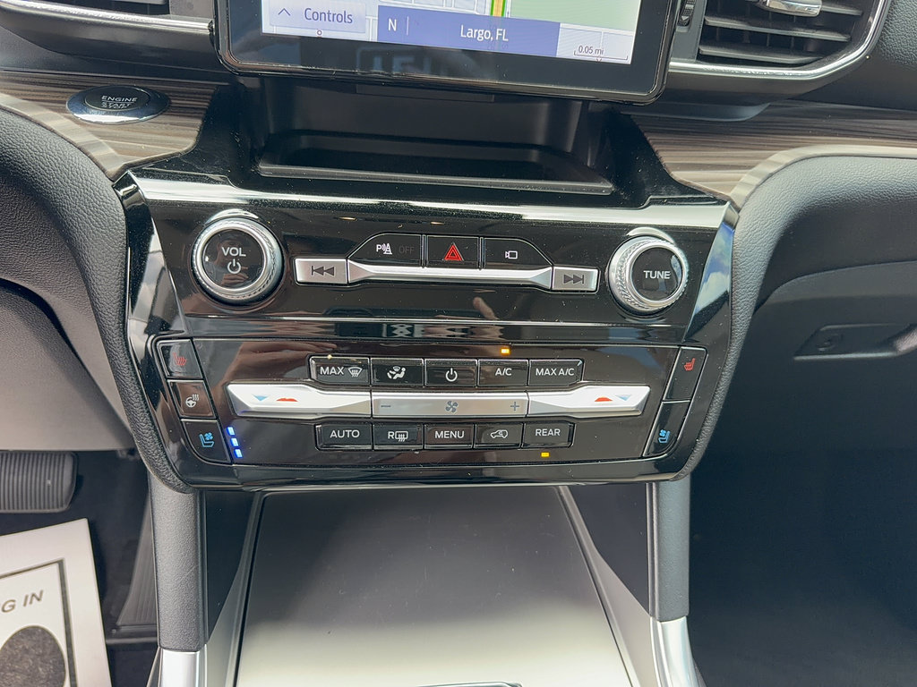 Certified 2022 Ford Explorer Limited w/ Hybrid Equipment Group 310A AWD/4WD image 23