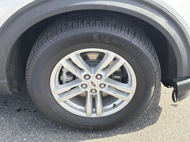 Certified 2022 Ford Explorer XLT w/ Equipment Group 202A image 9