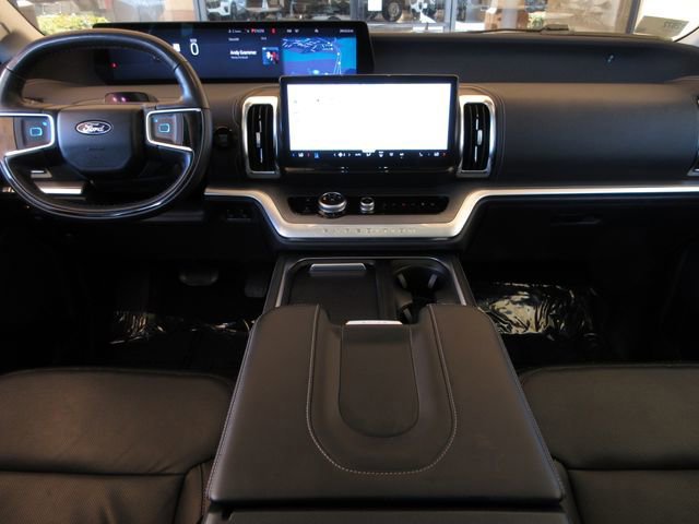 Certified 2025 Ford Expedition Max Platinum image 19