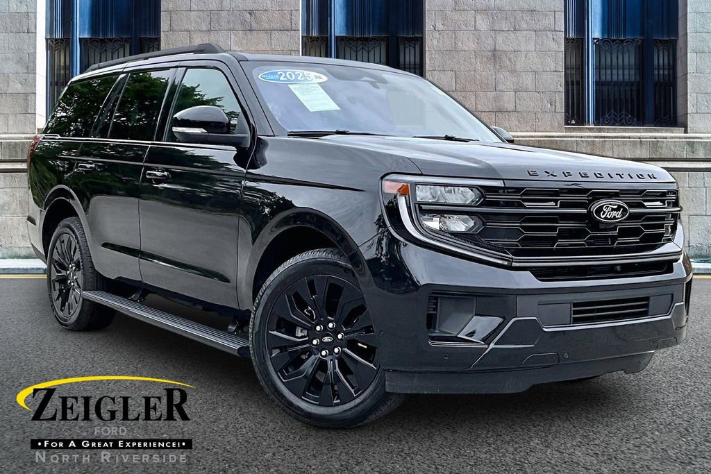 Certified 2025 Ford Expedition Platinum w/ Stealth Appearance Package