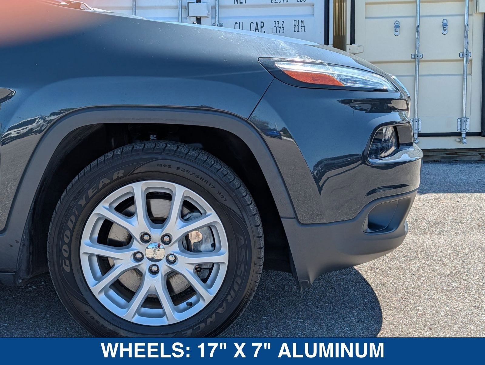 Used 2018 Jeep Cherokee Latitude Plus image 11