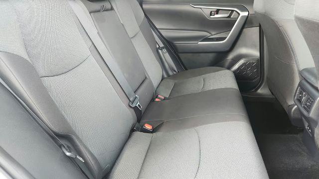 Used 2025 Toyota RAV4 XLE FWD image 31