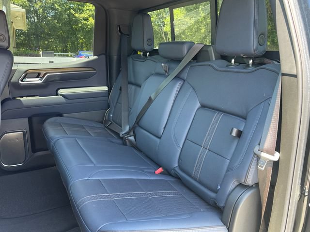 Used 2024 Chevrolet Silverado 1500 High Country w/ Technology Package AWD/4WD image 12