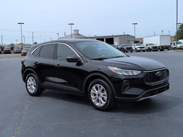 Certified 2024 Ford Escape Active w/ Tech Pack #1 FWD image 2
