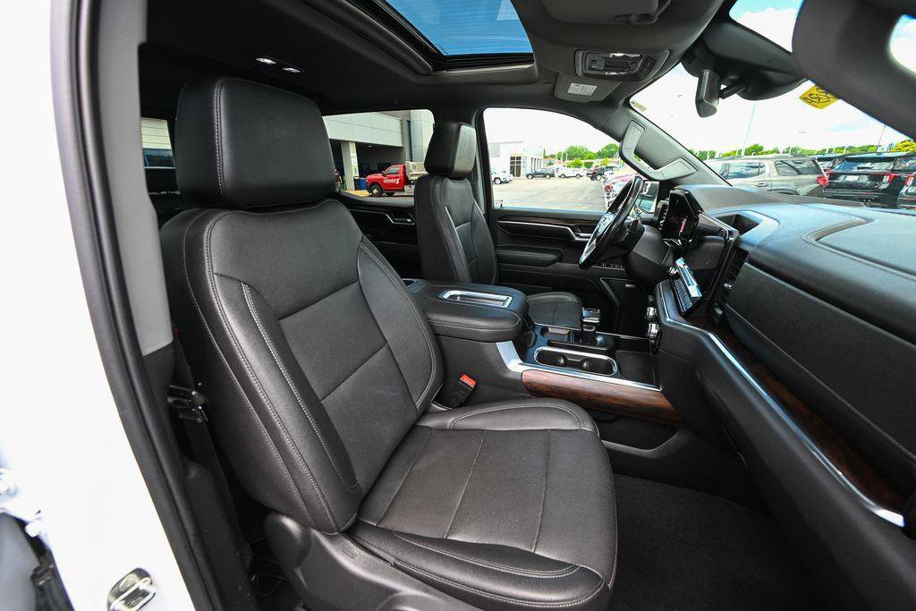 Used 2022 GMC Sierra 1500 SLT w/ SLT Convenience Package AWD/4WD image 25
