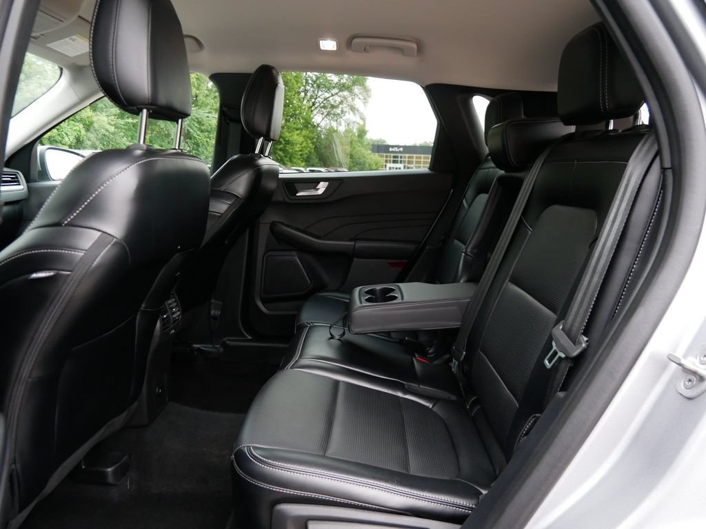 Certified 2024 Ford Escape Platinum AWD/4WD image 11