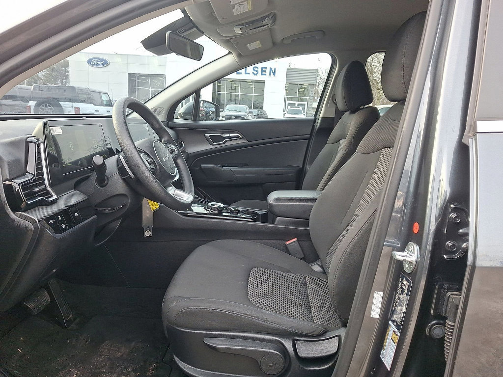 Used 2023 Kia Sportage LX image 16