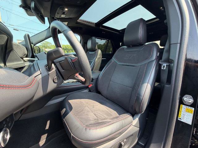 Certified 2025 Ford Explorer ST AWD/4WD image 22